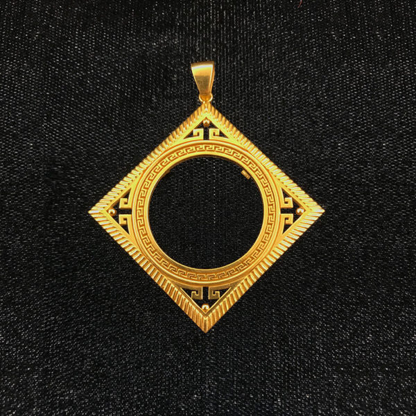 Leenas-Gold-Pendant
