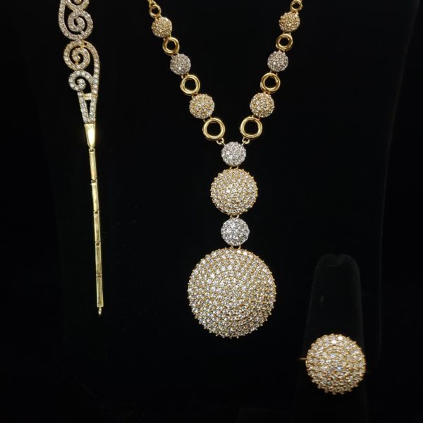 Leenas-Gold-Necklace