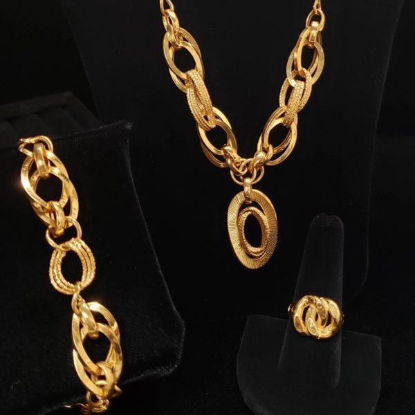 Leenas-Gold-Chain-Set