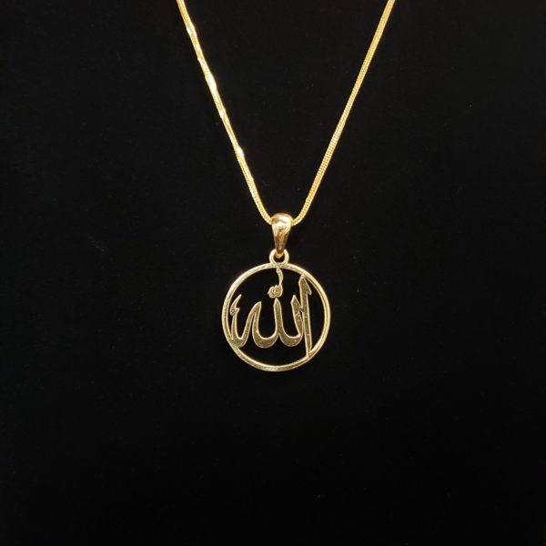 Leenas-Gold-pendant