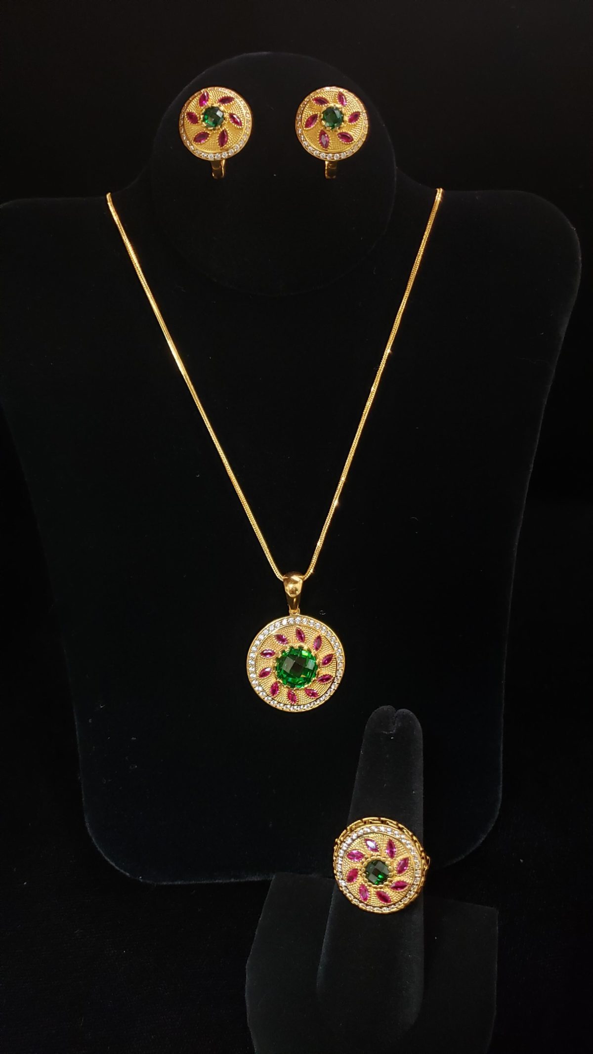 Leena's-Gold-Necklace-set