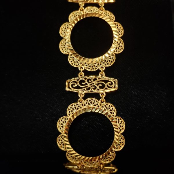 Leena's-Gold-Pendant