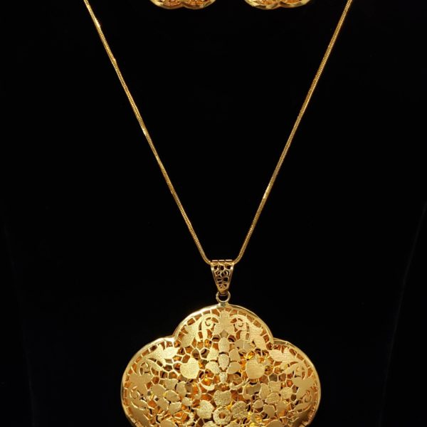 Leena's-Gold-Necklace-Set