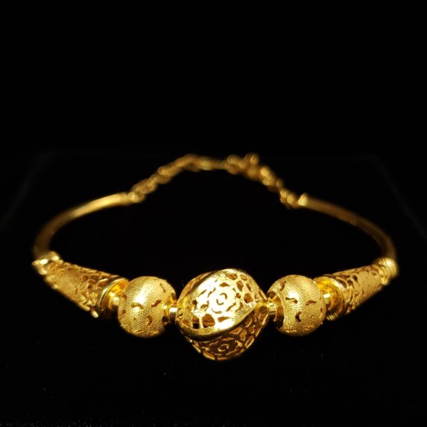 Leena's-Gold-Bangles