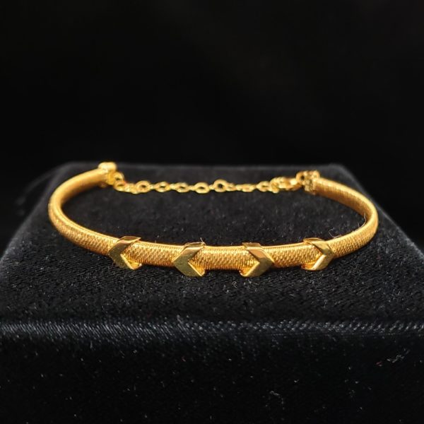 Leena's-Gold-Bangles