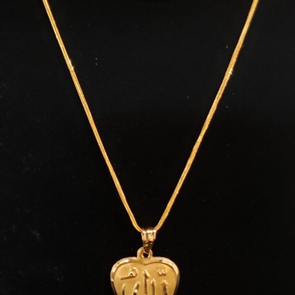 Leena's-Gold-Chain-Pendant